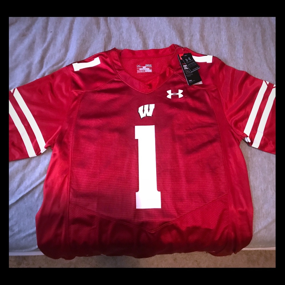 NWT #1 Wisconsin Badgers fball - Under Armour
